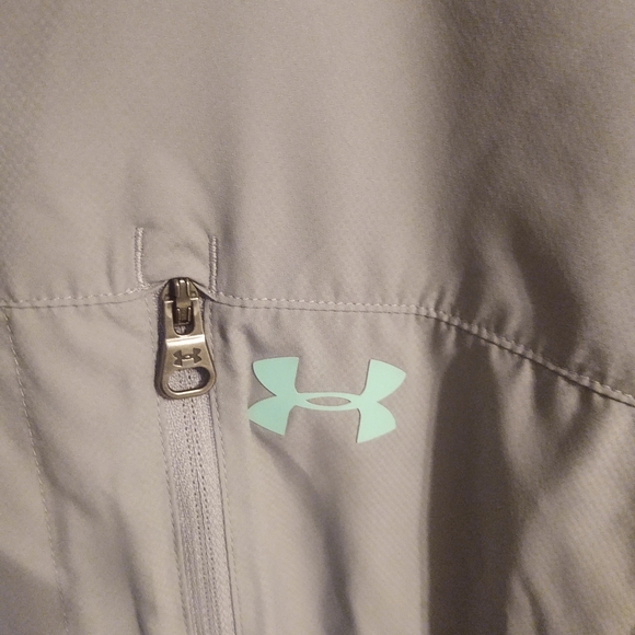 Two men's medium under armour polos - Picture 8 of 9
